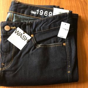 Gap curvy low rise boot cut jeans